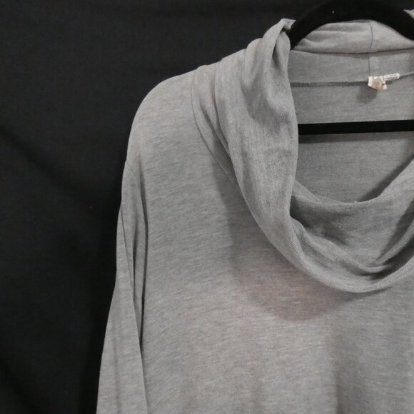 CABLE & GAUGE - Woman | 1X | Cozy Grey Cowl Neck Sweater | Pockets - Picture 3 of 14